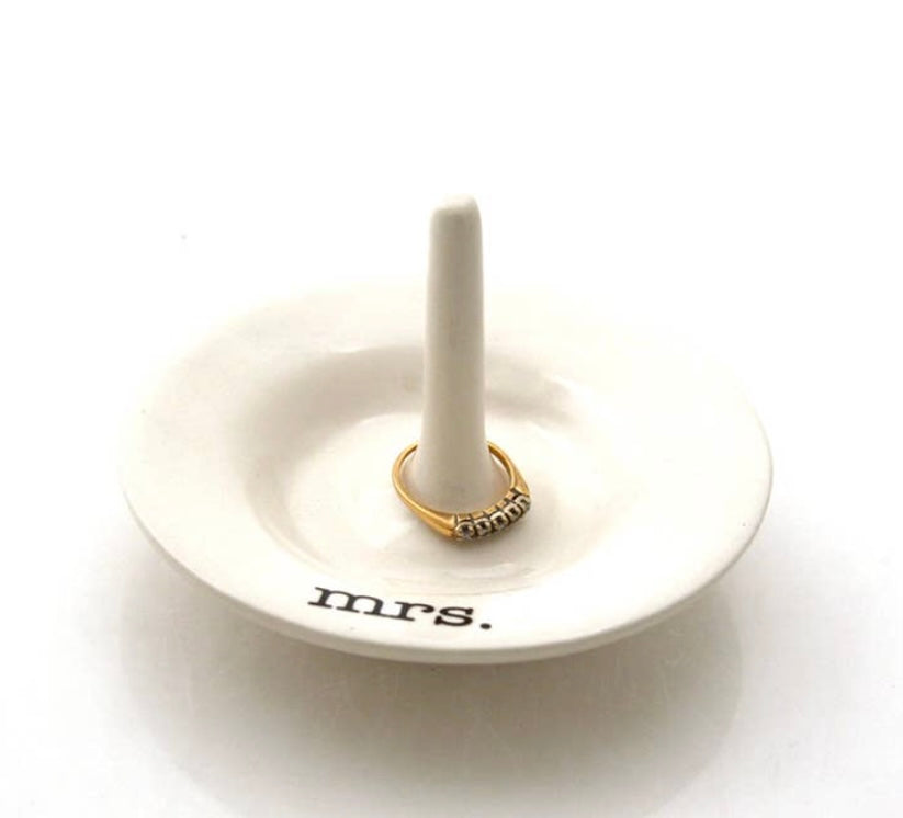 Mrs Ring Holder with Post